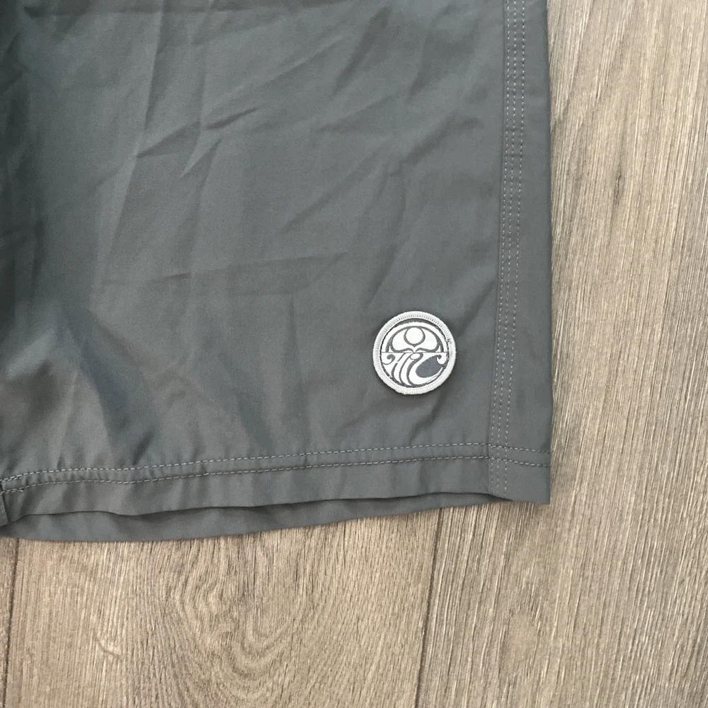 HIC Hawaiian Island Creations Mens Sz 30 Boardshorts Gray